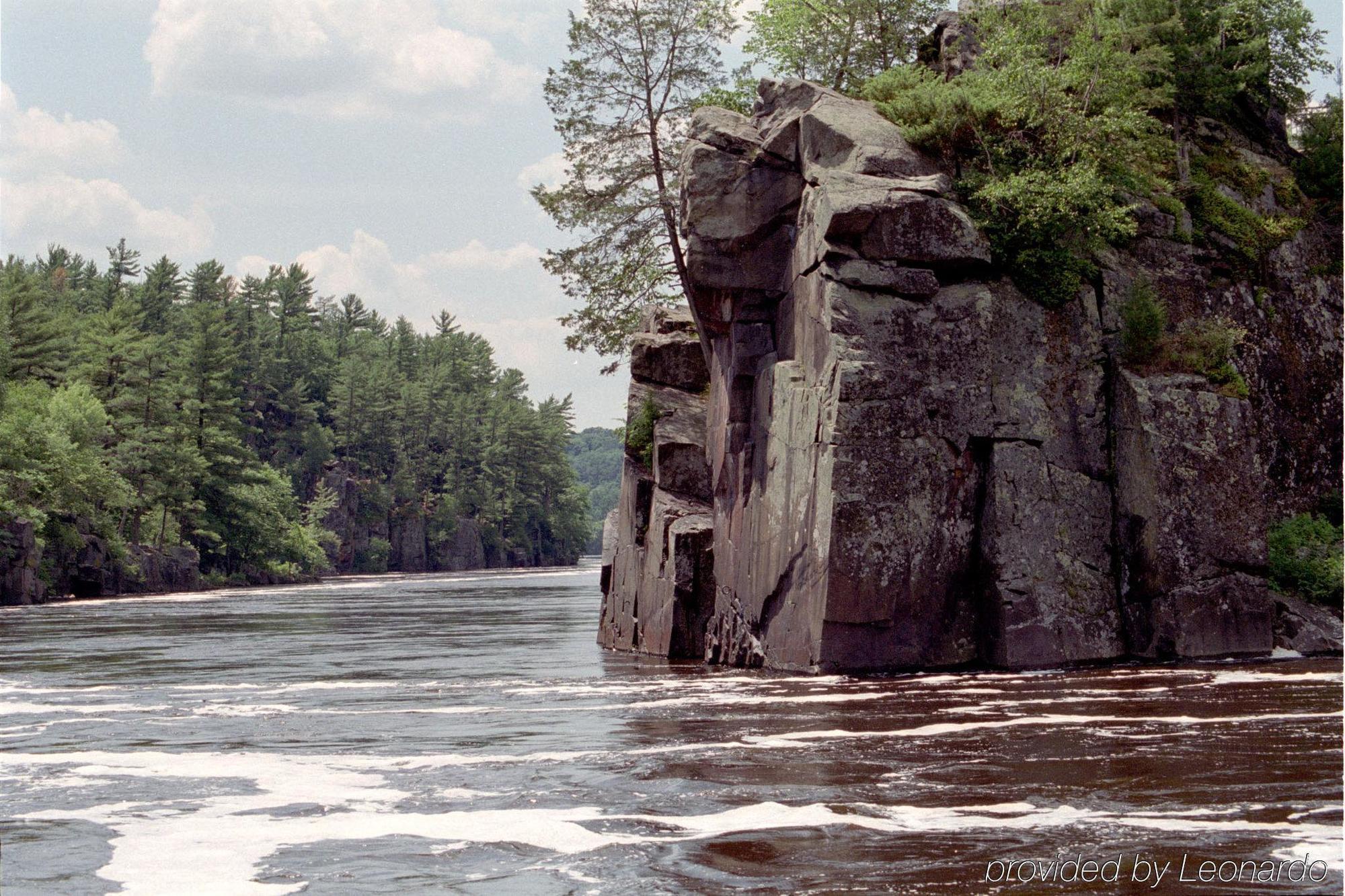 ฮอลิเดย์ อินน์ เอ็กซ์เพรส แอนด์ สวีท เซนต์ครอยซ์วัลเล่ย์ Saint Croix Falls ภายนอก รูปภาพ
